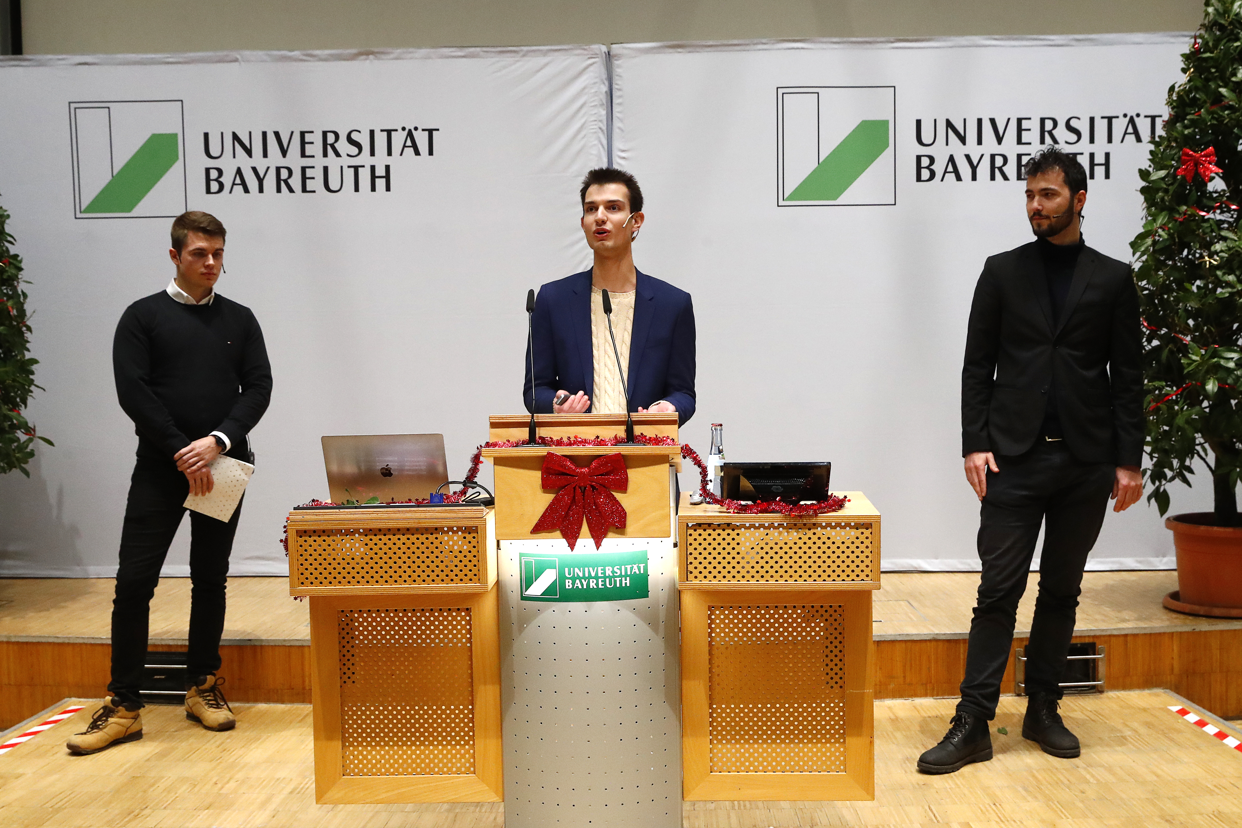 Weihnachtsvorlesung 2022: Studierendenvertreter Uni Bayreuth